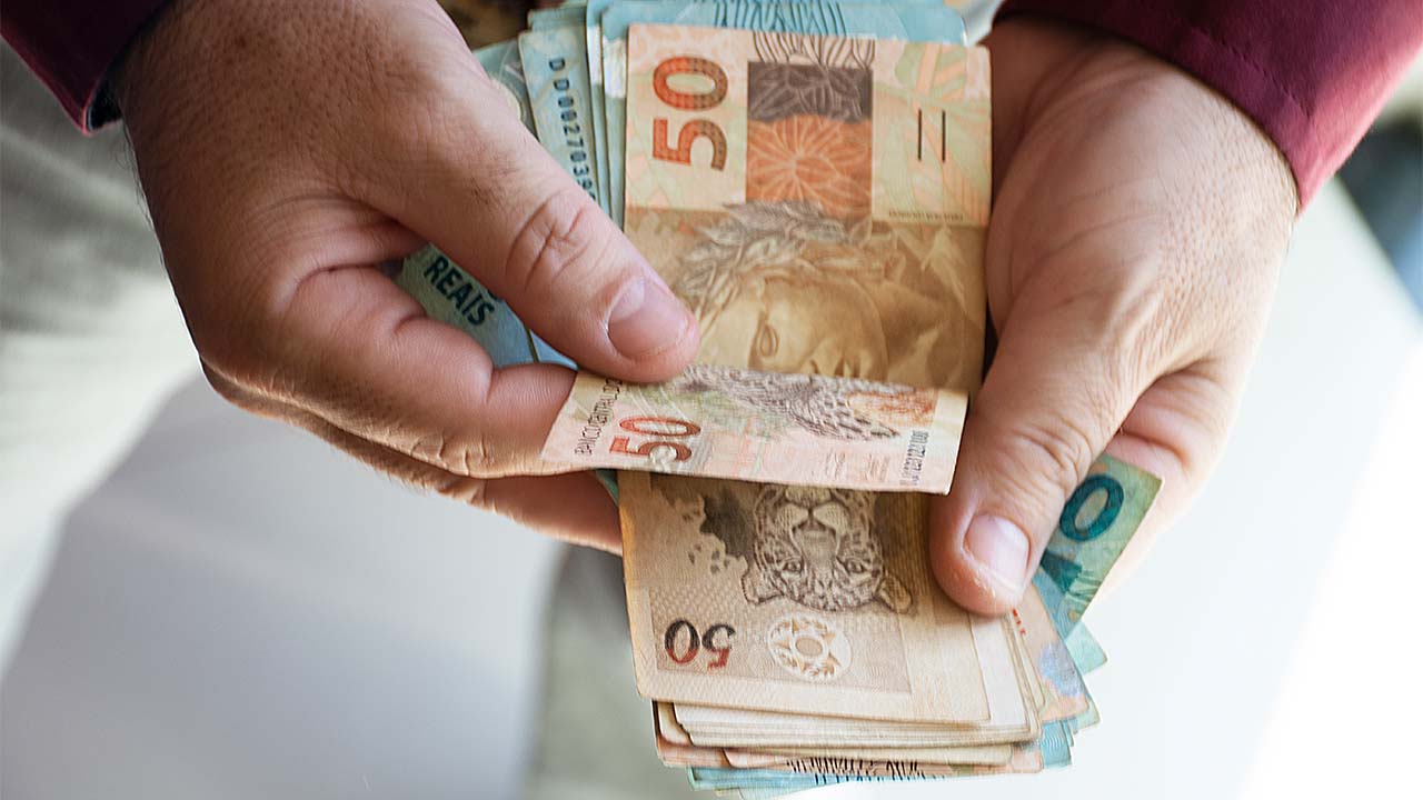 {{ $post->ma_foto }}