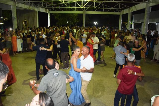 {{ $post->ma_foto }}