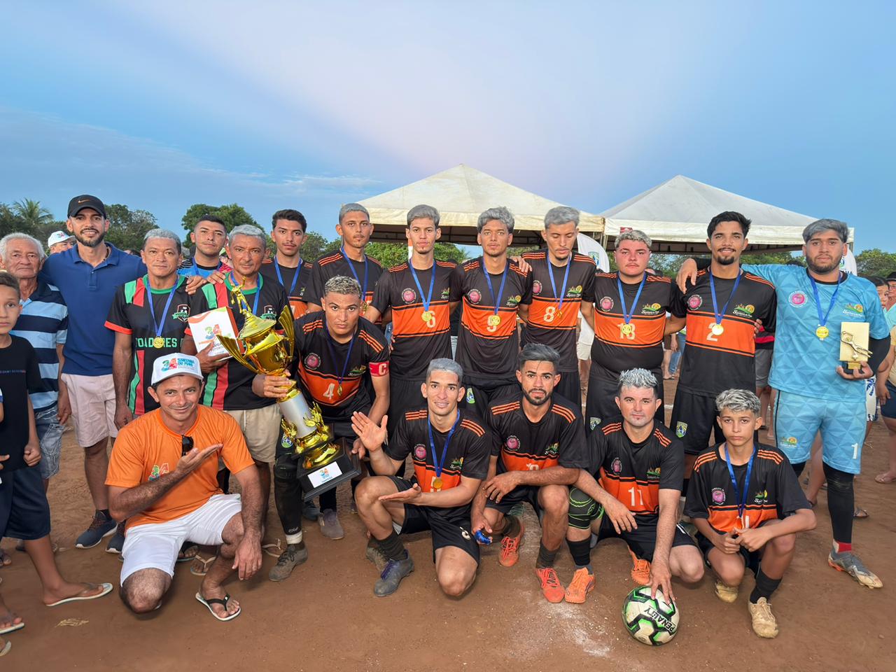 {{ $post->ma_foto }}